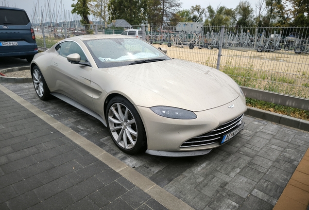Aston Martin V8 Vantage 2018