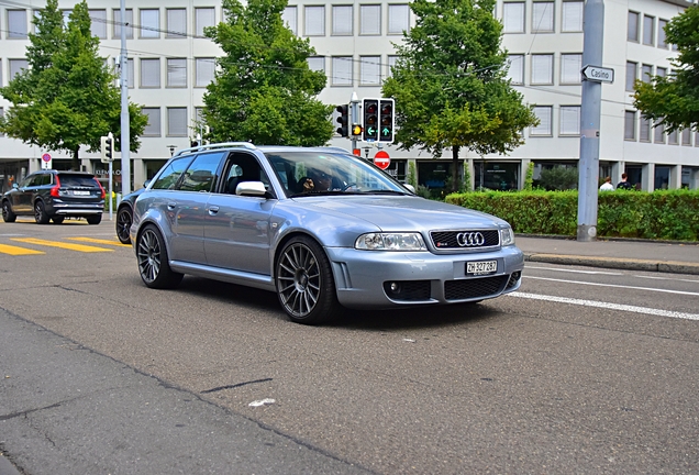 Audi RS4 Avant B5