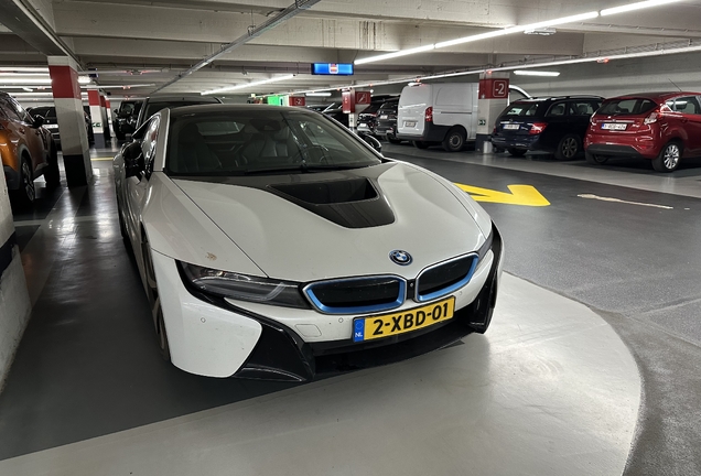 BMW i8