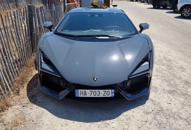 Lamborghini Revuelto