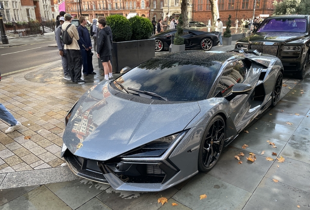 Lamborghini Revuelto