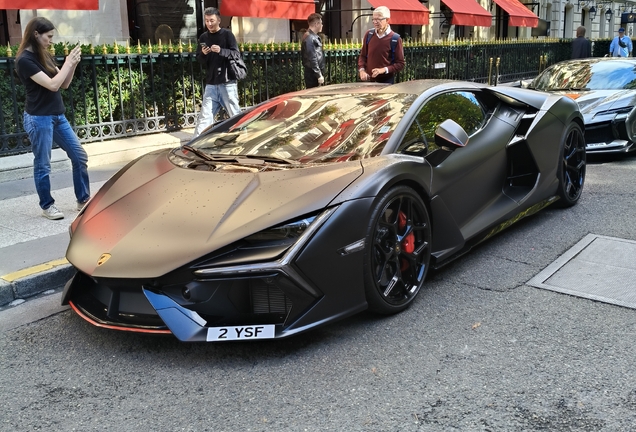 Lamborghini Revuelto