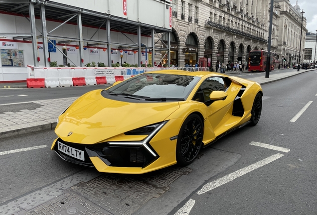 Lamborghini Revuelto