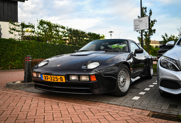 Porsche Strosek Ultra 928 Version III