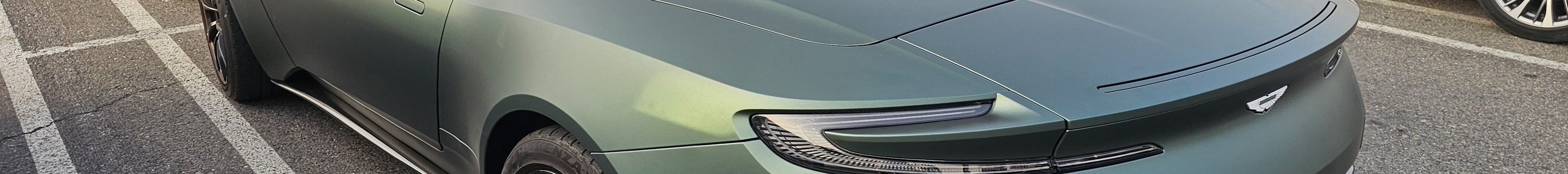 Aston Martin DB11 V8 Volante