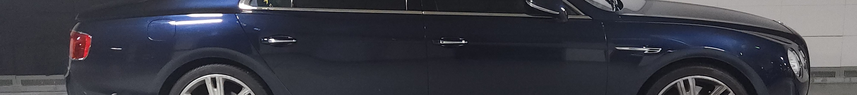 Bentley Flying Spur V8