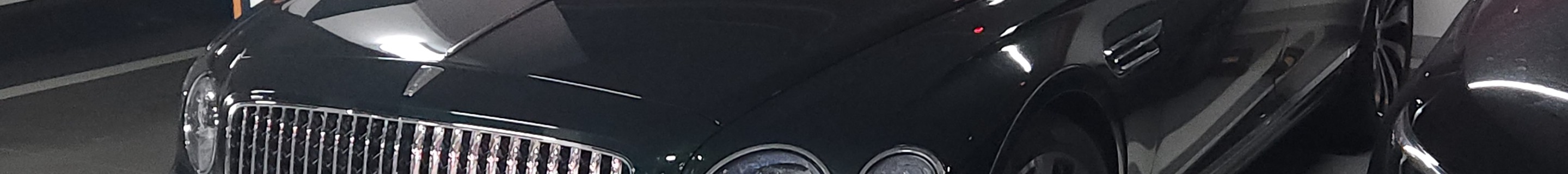 Bentley Flying Spur V8 Azure