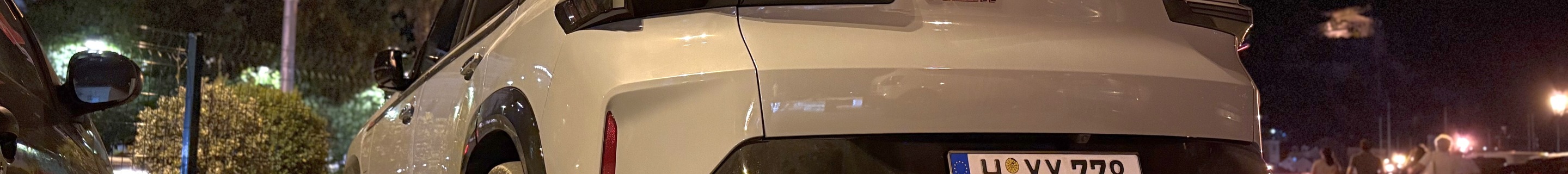 BMW XM G09 Label Red