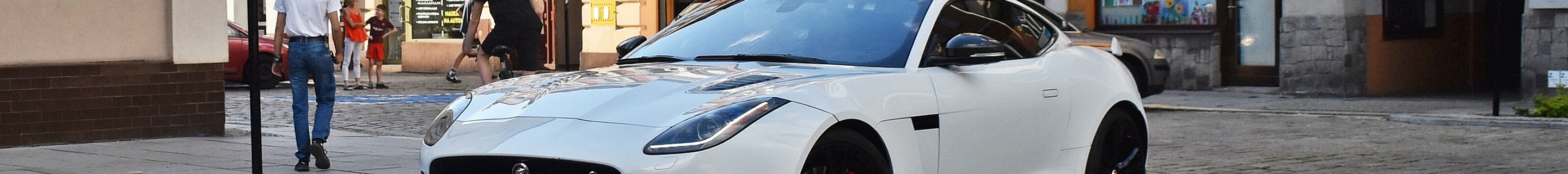 Jaguar F-TYPE SVR Coupé 2017