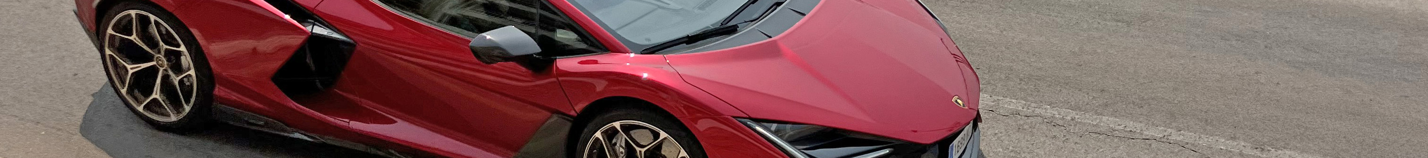 Lamborghini Revuelto