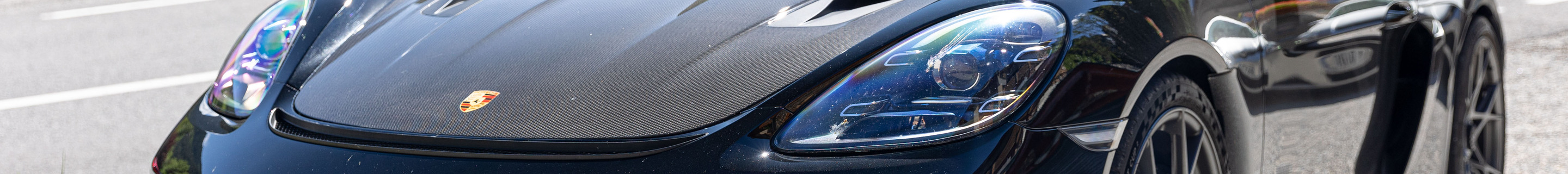 Porsche 718 Cayman GT4 RS Weissach Package