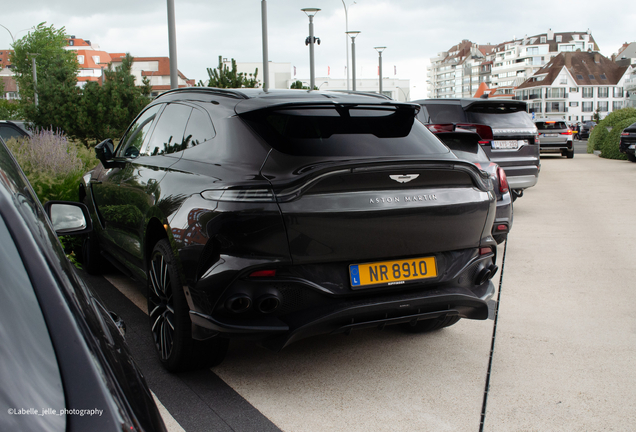 Aston Martin DBX707
