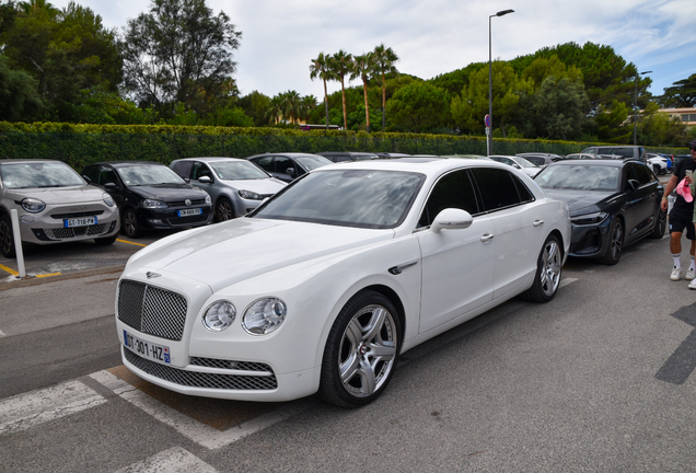 Bentley Flying Spur V8