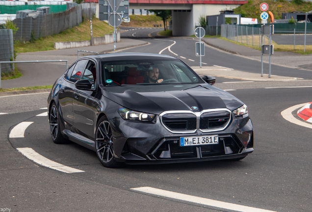 BMW M5 G90