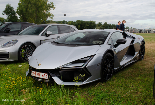 Lamborghini Revuelto