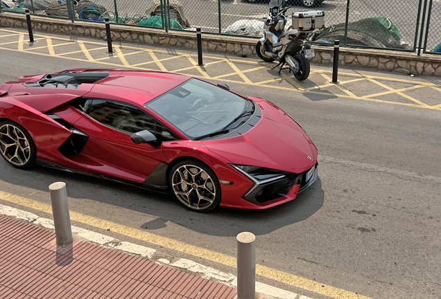 Lamborghini Revuelto