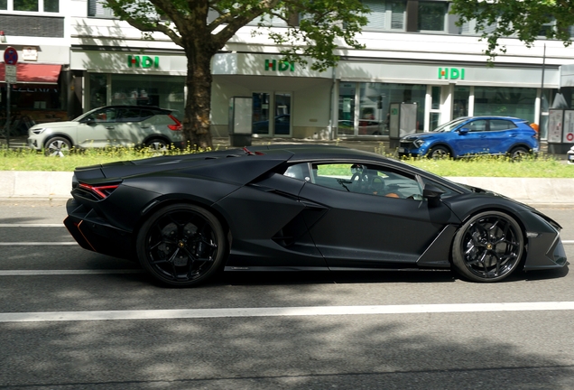 Lamborghini Revuelto