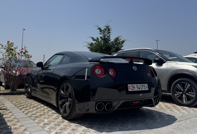 Nissan GT-R