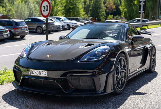 Porsche 718 Cayman GT4 RS Weissach Package