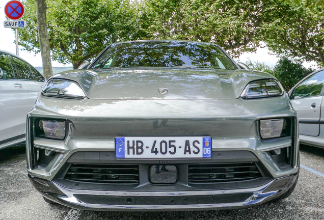 Porsche Macan EV Turbo