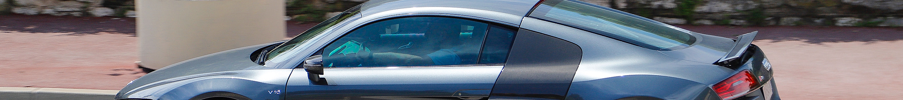 Audi R8 V10 Plus 2013