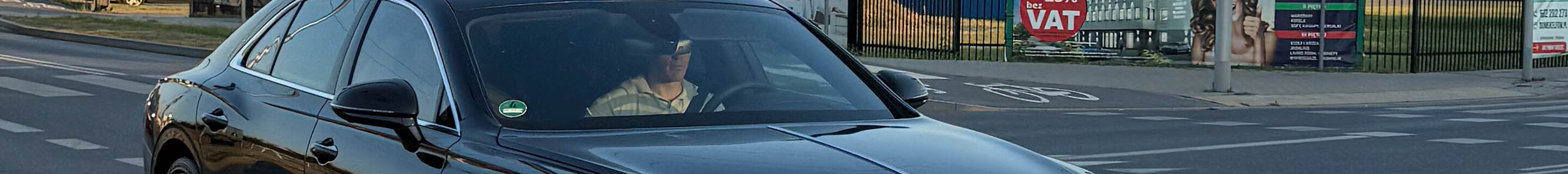 Bentley Flying Spur V8 Azure