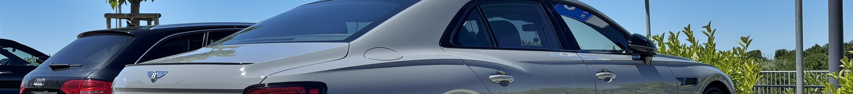 Bentley Flying Spur V8 S 2023