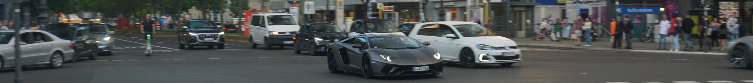 Lamborghini Aventador S LP740-4 Roadster