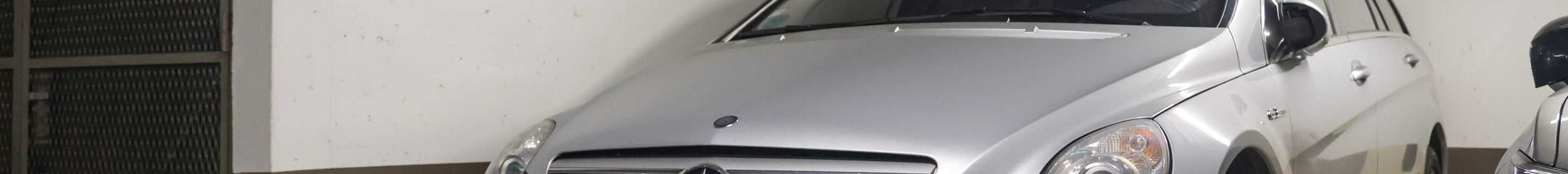 Mercedes-Benz R 63 AMG