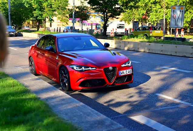 Alfa Romeo Giulia Quadrifoglio 2023
