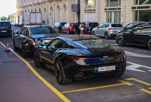 Aston Martin DB12