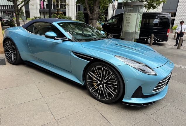 Aston Martin DB12 Volante