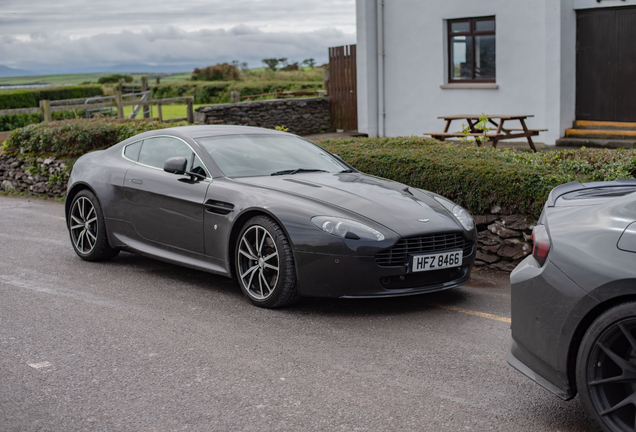 Aston Martin V8 Vantage 2012