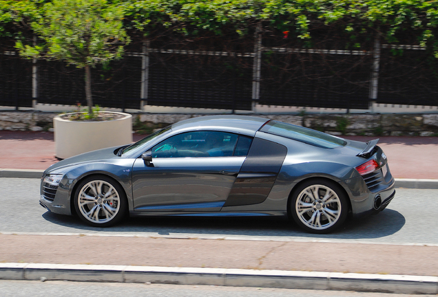 Audi R8 V10 Plus 2013