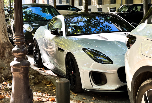 Jaguar F-TYPE 400 Sport Coupé