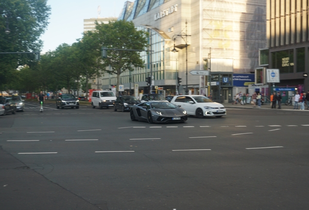 Lamborghini Aventador S LP740-4 Roadster