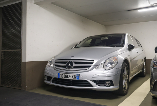 Mercedes-Benz R 63 AMG