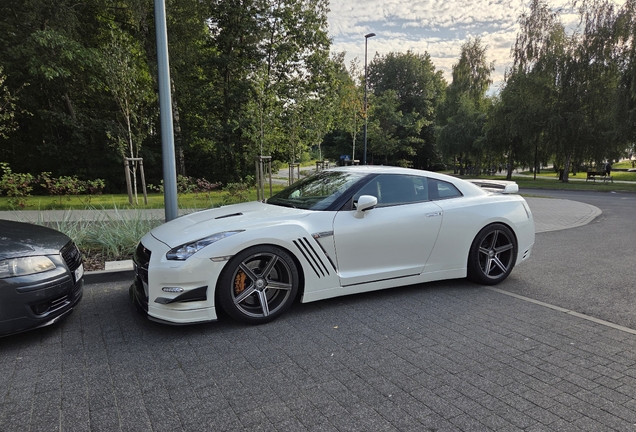 Nissan GT-R 2011