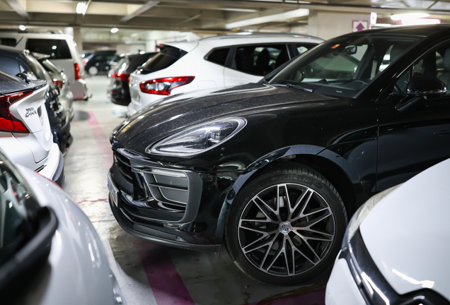 Porsche 95B Macan GTS MkIII