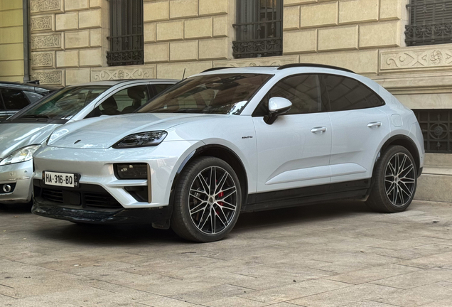 Porsche Macan EV Turbo