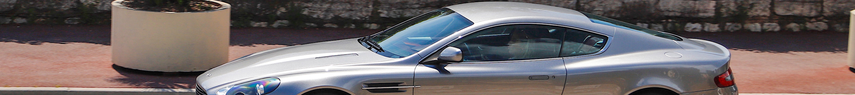 Aston Martin DB9