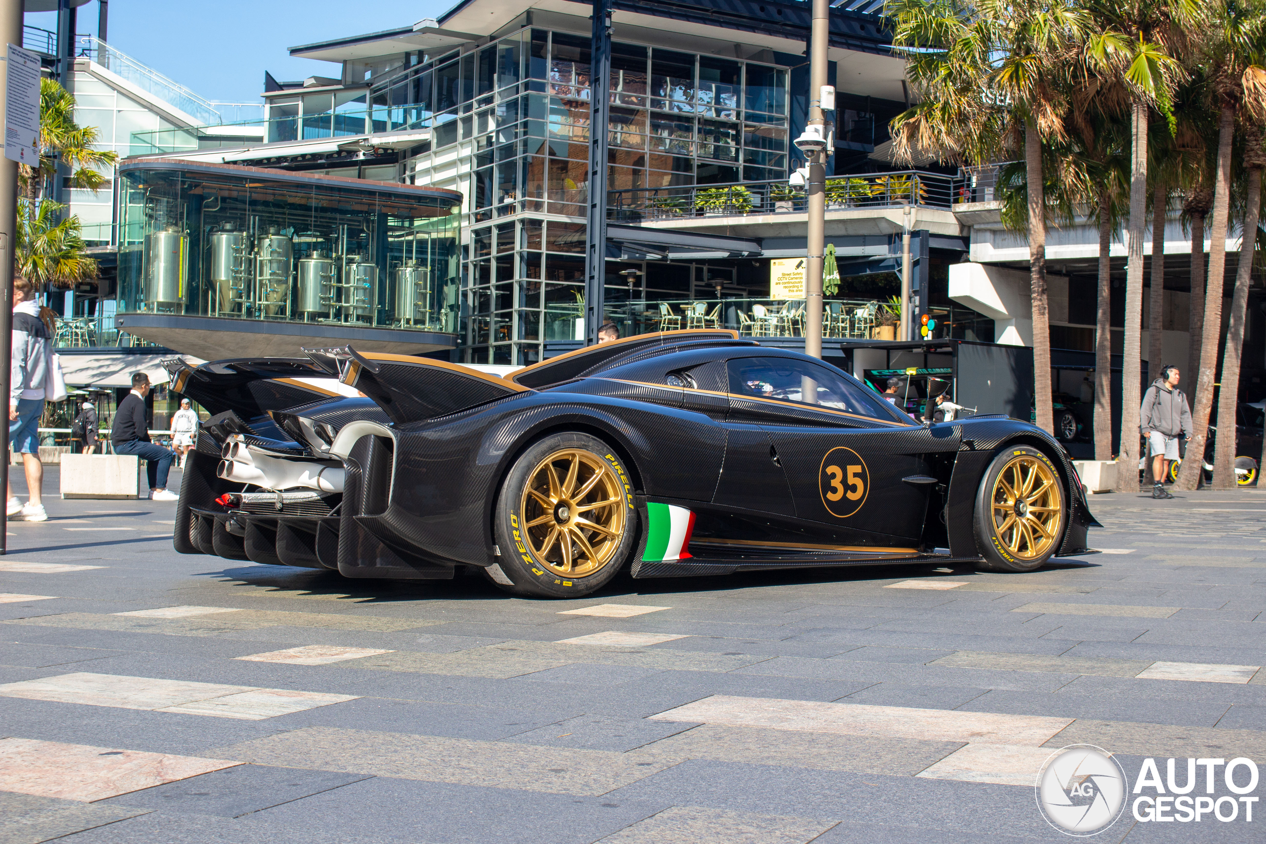 Pagani Huayra R gaat down under