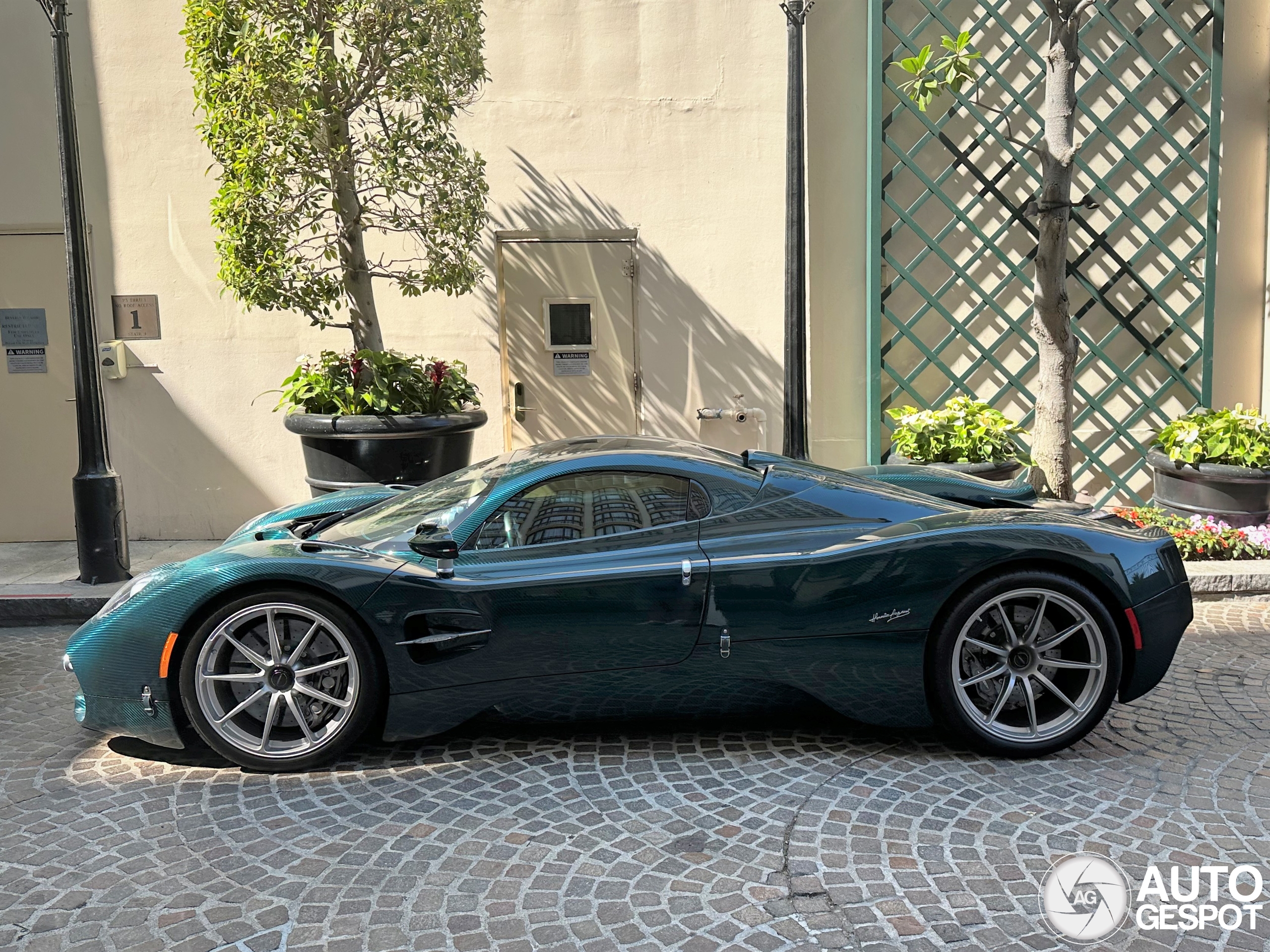 Beverly Hills hypercar royalty: Featuring McLaren, Bugatti, and Pagani