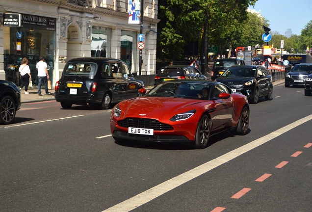 Aston Martin DB11 V8