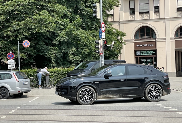 Porsche Cayenne Coupé Turbo E-Hybrid