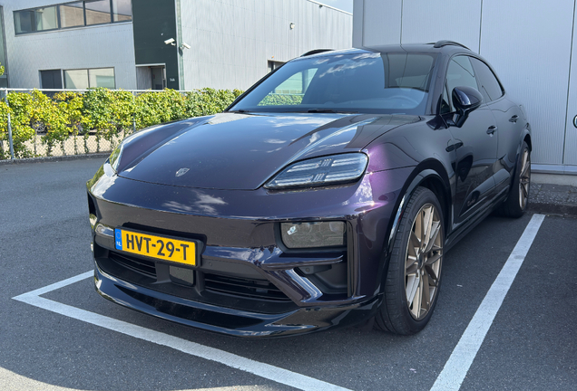 Porsche Macan EV Turbo