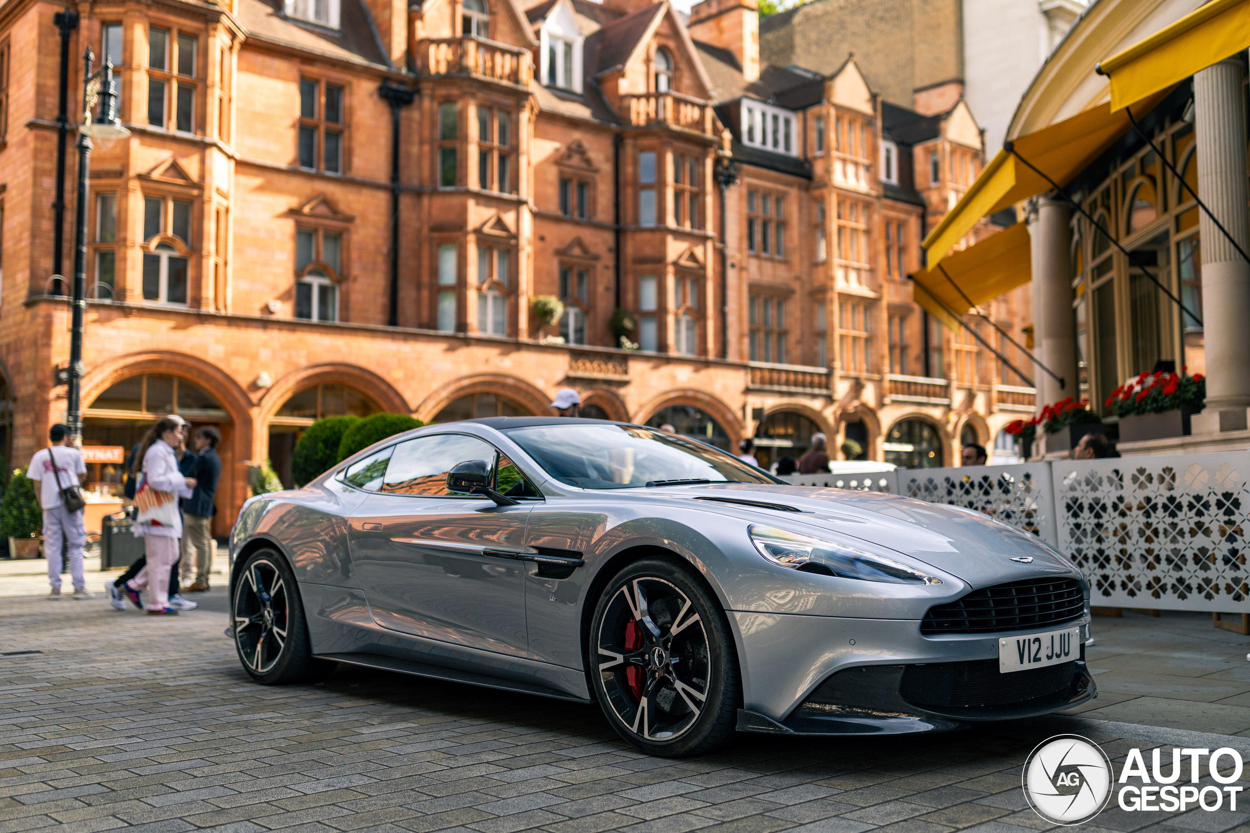 Aston Martin Vanquish S 2017