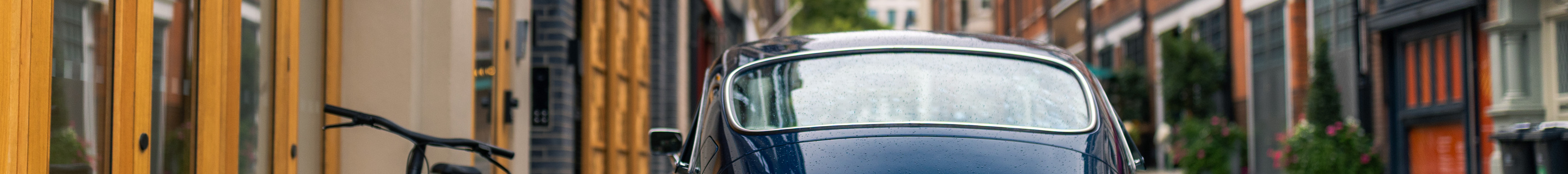 Aston Martin DB4 Series V