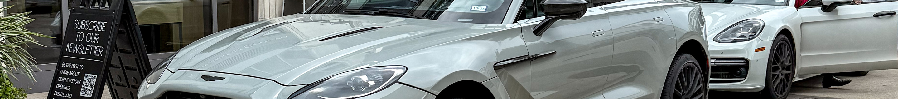 Aston Martin DBX707