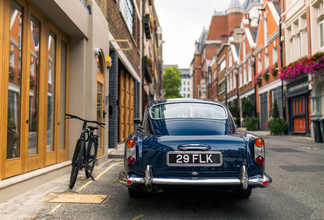 Aston Martin DB4 Series V